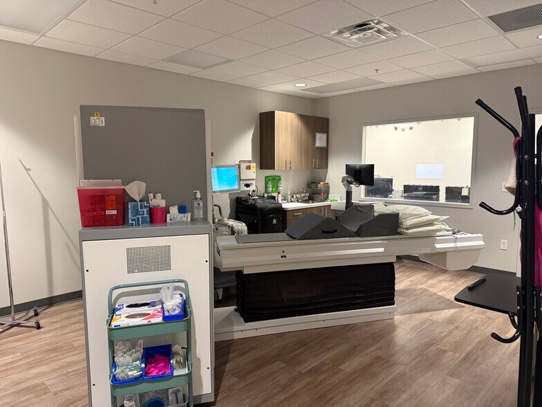 More Photos Of 290 Heritage Walk, Woodstock Medical For Lease