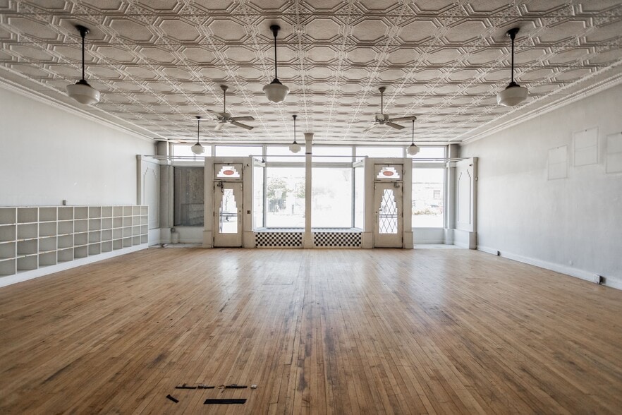 More Photos Of 1480 Gratiot Ave, Detroit Storefront For Sale