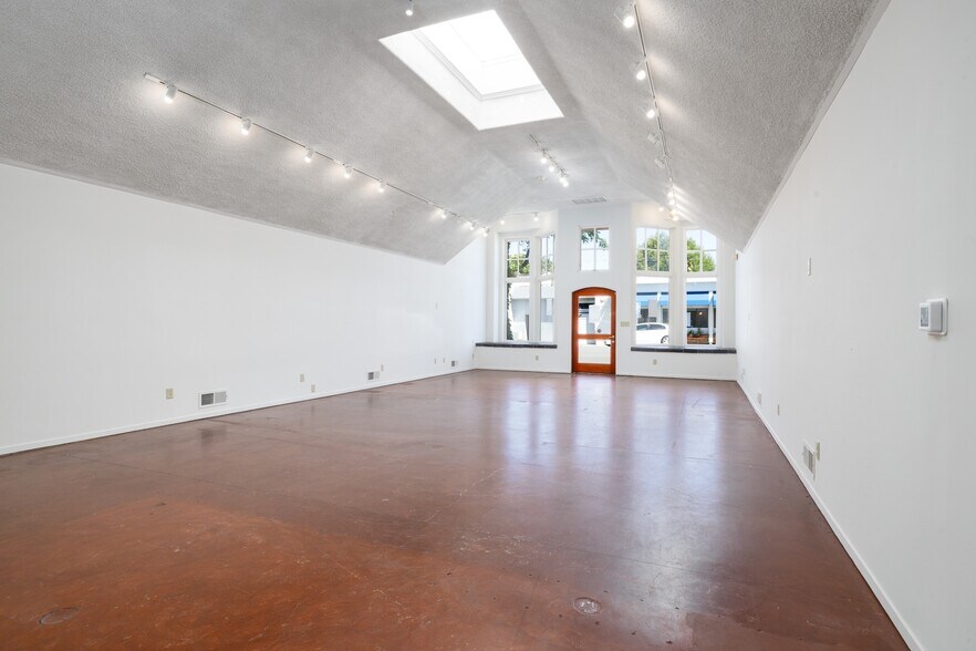 More Photos Of 132-134 Matheson St, Healdsburg Storefront For Sale