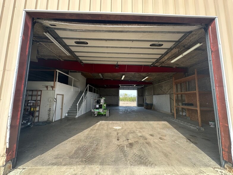 More Photos Of 20604 Burl Ct, Joliet Manufacturing For Sale