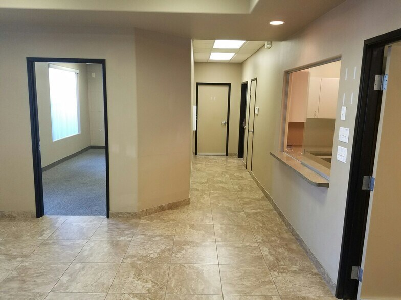 More Photos Of 220 E Horizon Dr, Henderson Medical For Lease