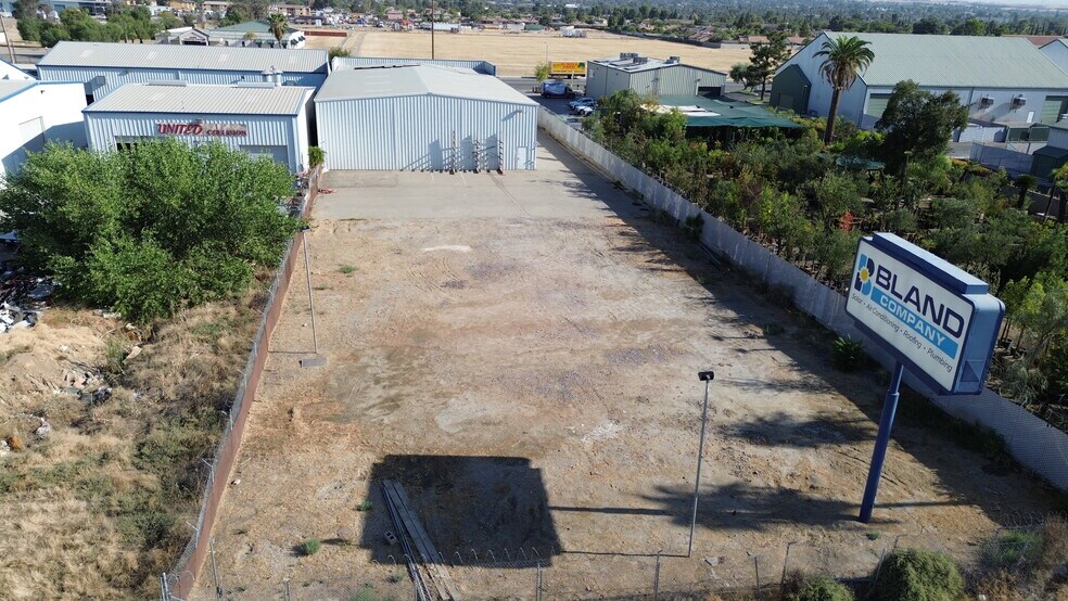 More Photos Of 4303 E Brundage Ln, Bakersfield Warehouse For Sale
