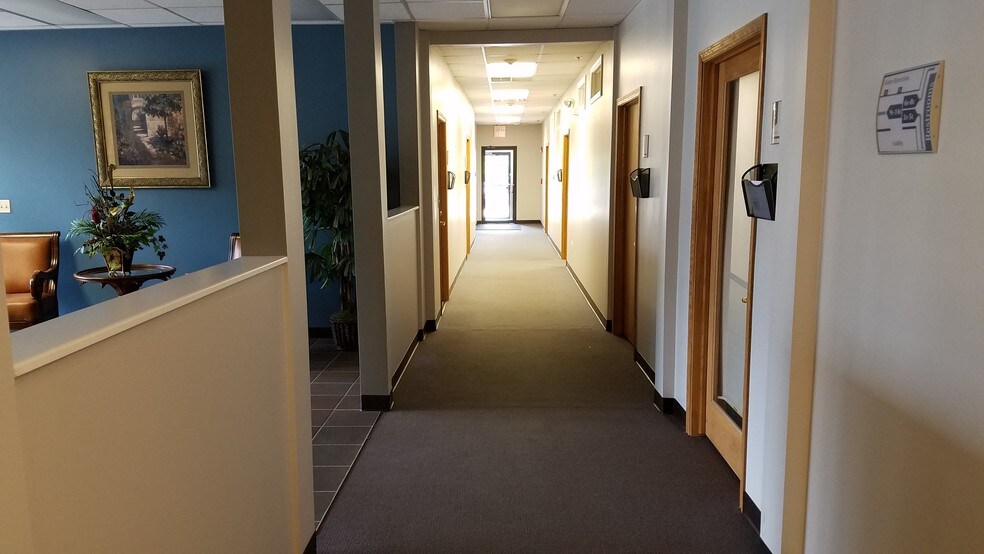 More Photos Of 850 W Bartlett Rd, Bartlett Medical For Sale