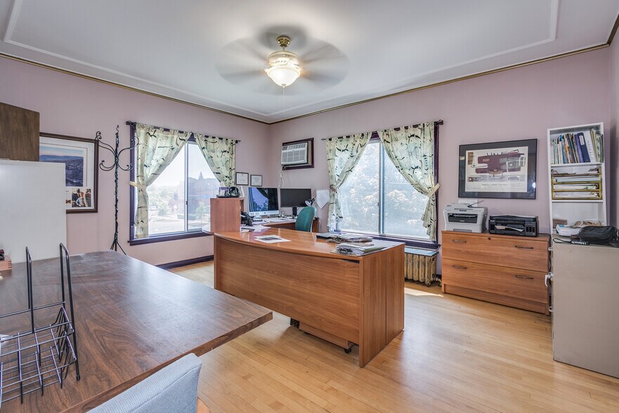 Primary Photo Of 3040 Lyndale Ave S, Minneapolis Coworking Space