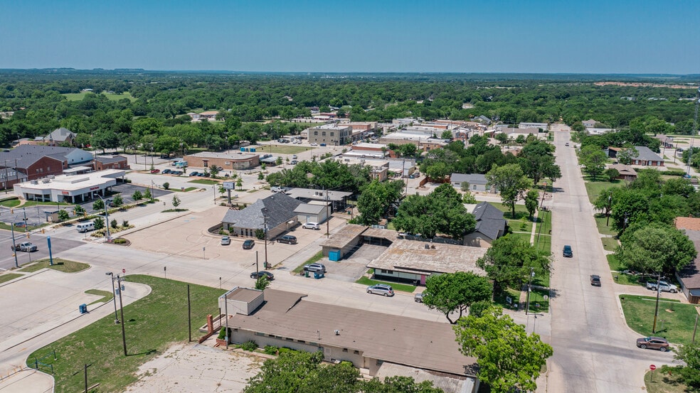 More Photos Of 1306 13th St, Bridgeport Office For Sale