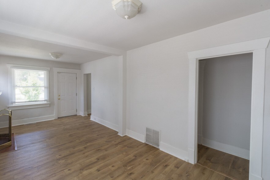 More Photos Of 2364 S Broadway, Denver Office Residential For Lease