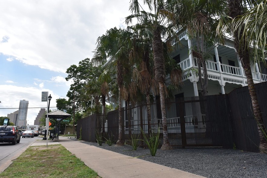 More Photos Of 1000 E Cesar Chavez St, Austin Loft Creative Space For Lease