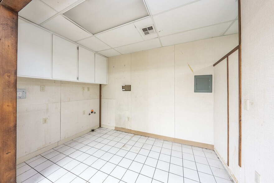 More Photos Of 927 O St, Firebaugh Healthcare For Sale