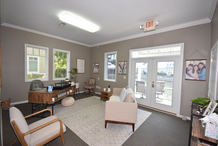 More Photos Of 277 Willbrook Blvd, Pawleys Island Office For Sale