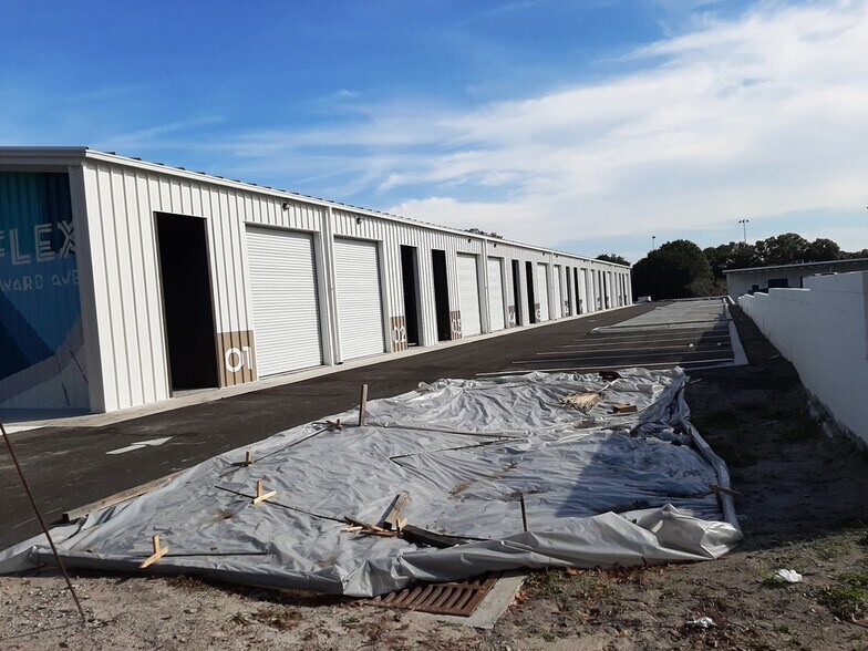 More Photos Of 5101 N Howard Ave, Tampa Light Distribution For Lease
