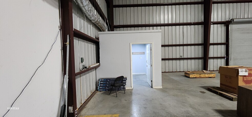 More Photos Of 616 Rankin Cir N, Houston Warehouse For Lease