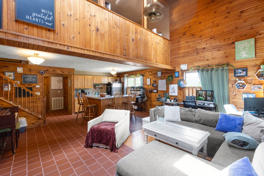 More Photos Of 8018 Northwestern Tpke, Keyser General Retail For Sale