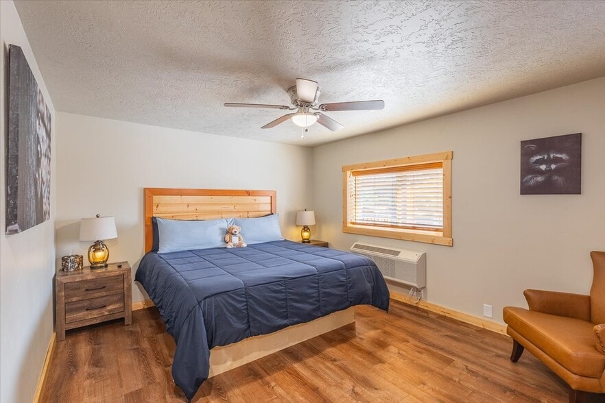 More Photos Of 486 S Middle Fork Rd, Garden Valley Hotel For Sale