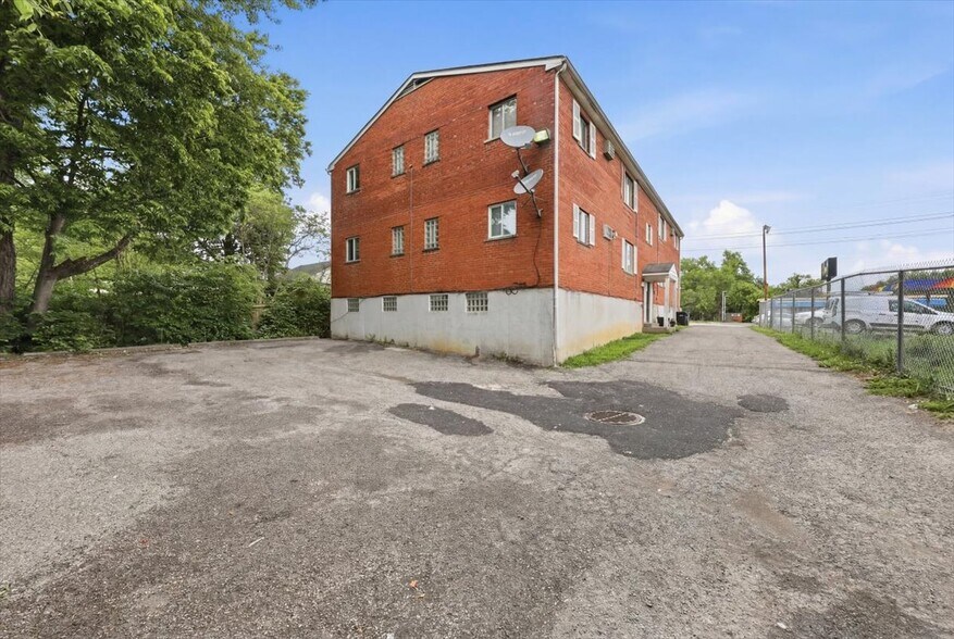 More Photos Of 1209 W Galbraith Rd, Cincinnati Apartments For Sale