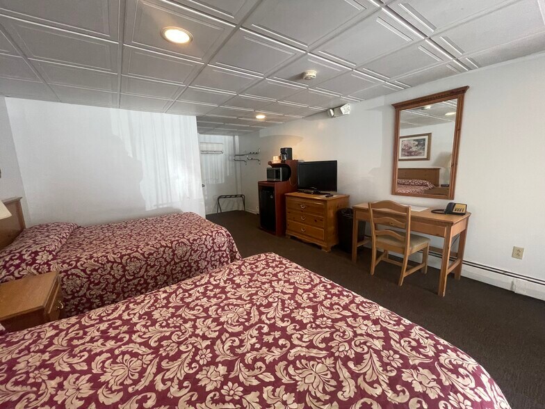 More Photos Of 11979 William Penn Hwy, Huntingdon Hotel For Sale