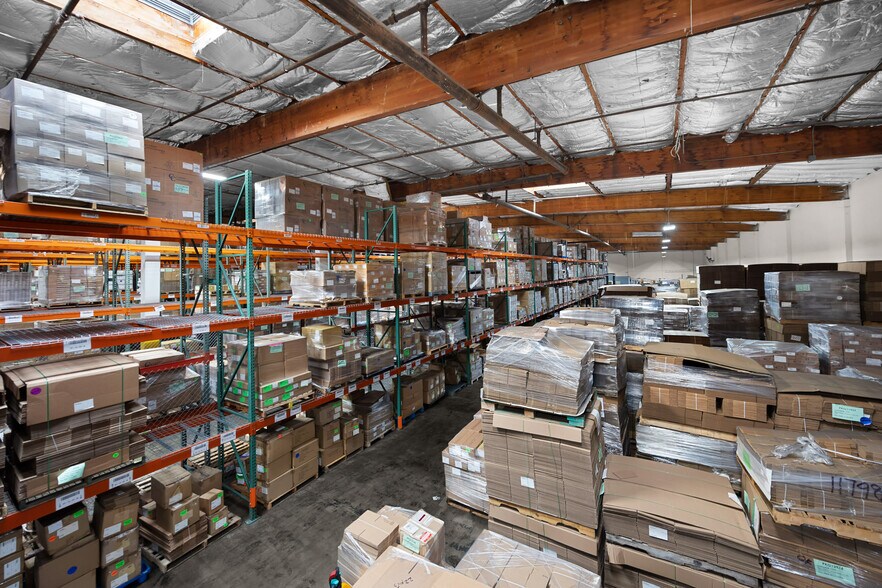 More Photos Of 525 Maple Ave, Torrance Distribution For Lease