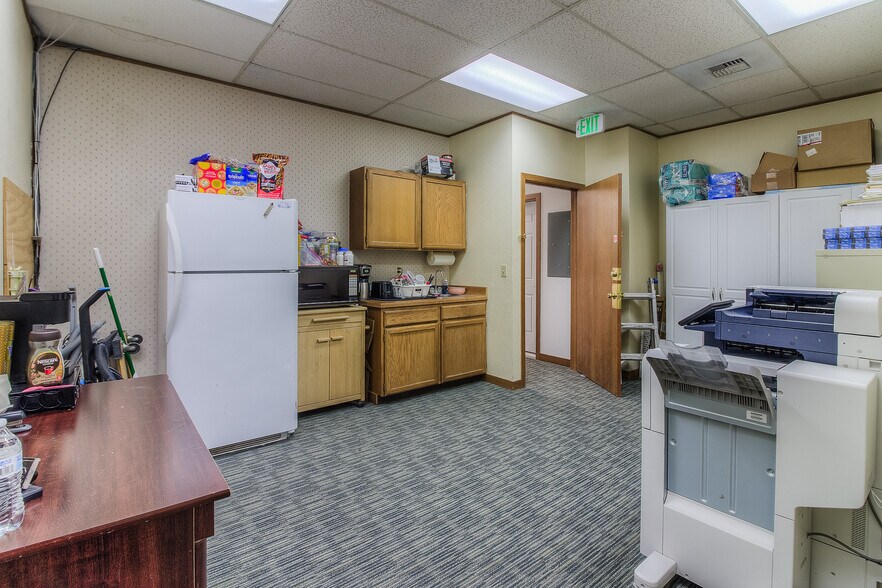 More Photos Of 304-308 N 3rd St, Yakima Office For Sale