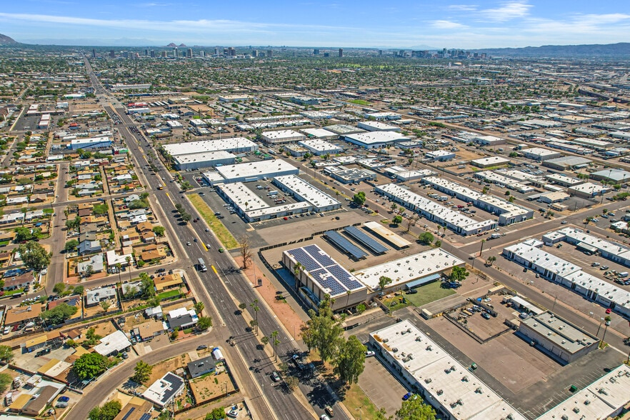 More Photos Of 3001 W Indian School Rd, Phoenix Office For Sale