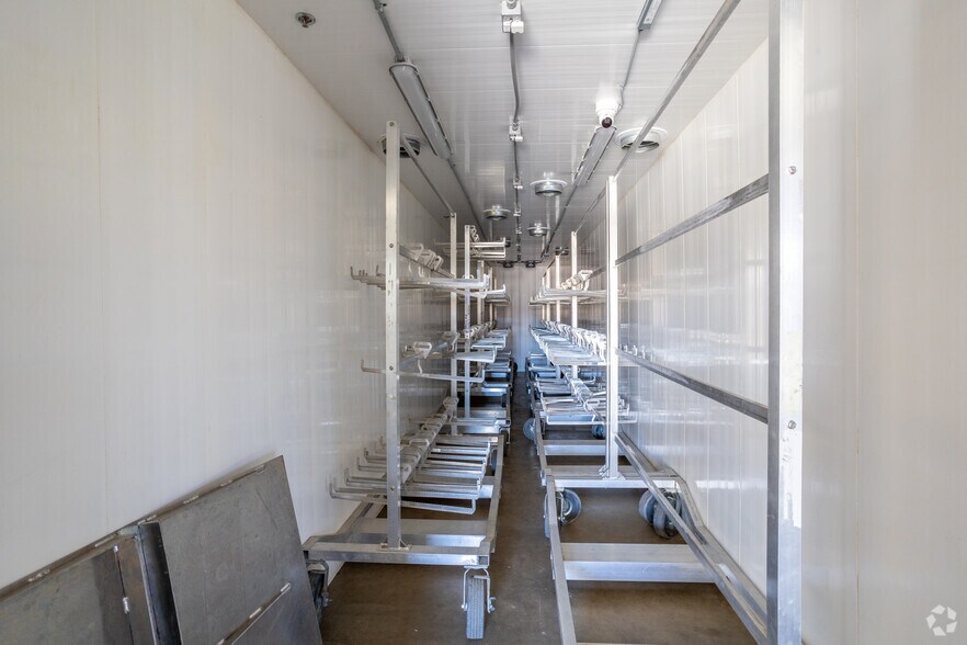 More Photos Of 301 E Laurel Ave, Lompoc Warehouse For Sale