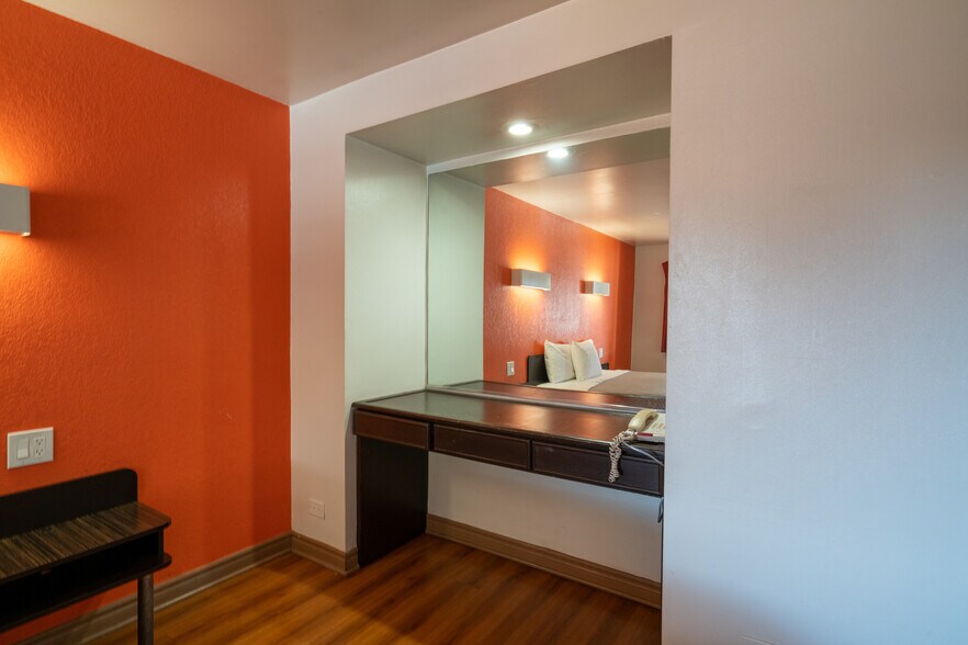 More Photos Of 840 S Indian Hill Blvd, Claremont Hotel For Sale
