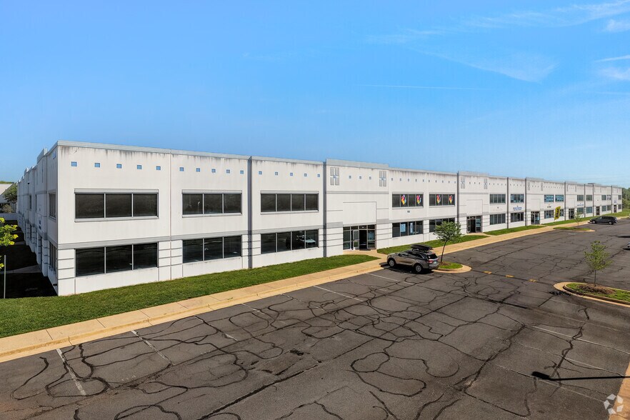 More Photos Of 44710 Cape Ct, Ashburn Light Distribution For Lease