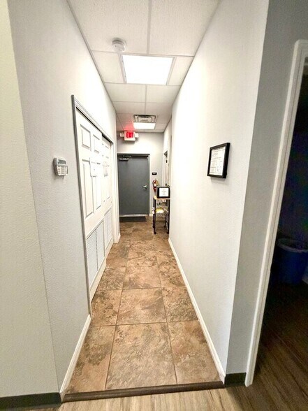 More Photos Of 627 8th St, Clermont Office For Lease