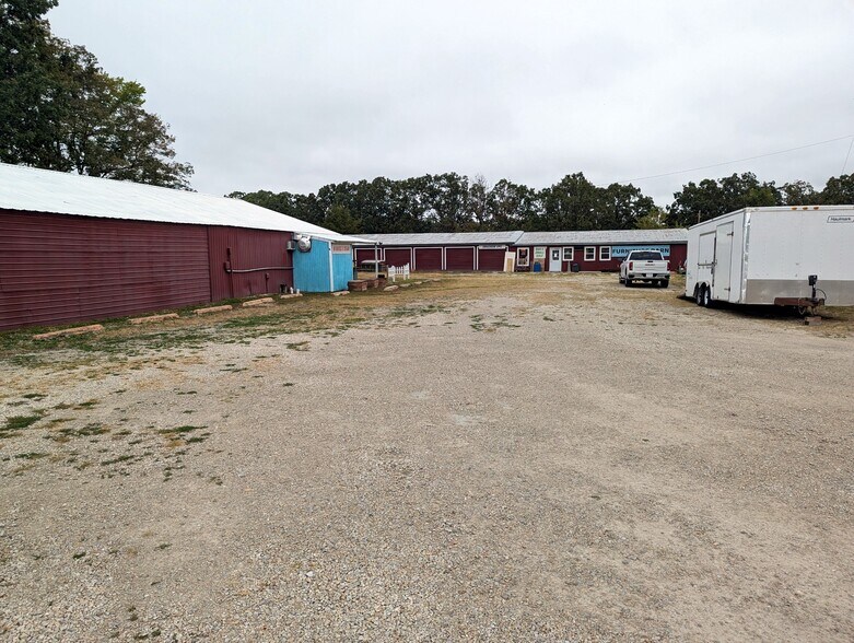 More Photos Of 22889 MO-64 Hwy, Hermitage Self Storage For Sale