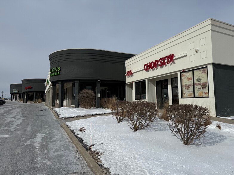 More Photos Of 2040-2140 E Grand Ave, Lindenhurst Unknown For Lease