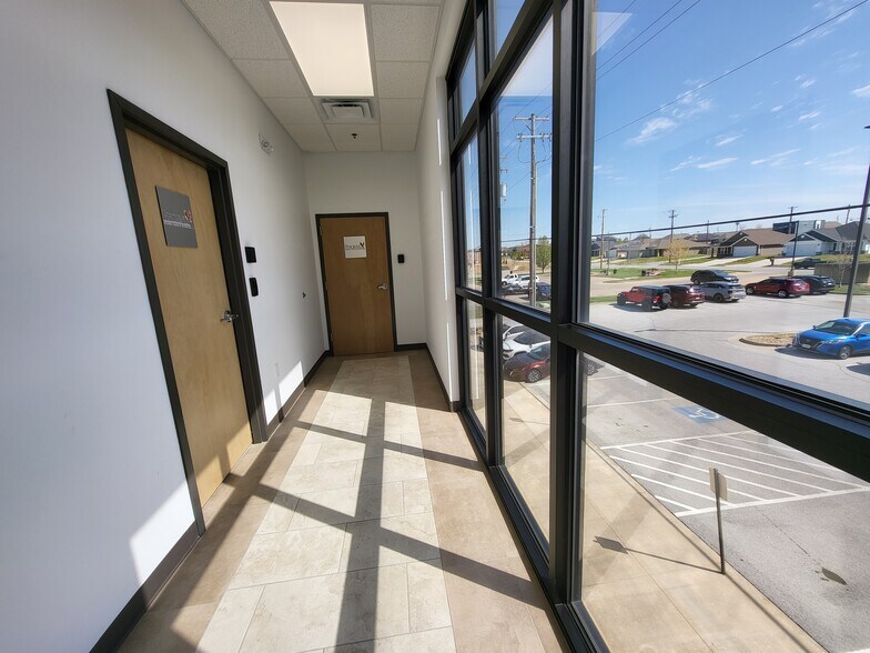 More Photos Of 2613 Main St, Joplin Medical For Sale