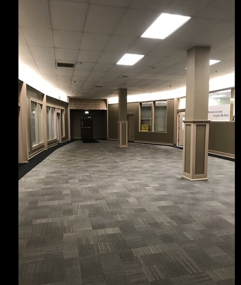 More Photos Of 4701 N Cumberland Ave, Norridge Office For Lease