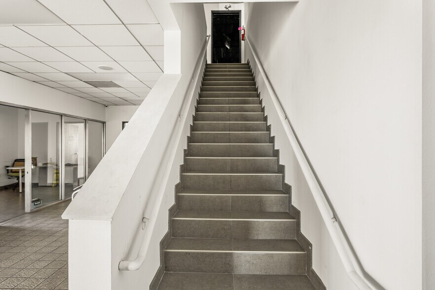 More Photos Of 8559 Artesia Blvd, Bellflower Auto Dealership For Sale