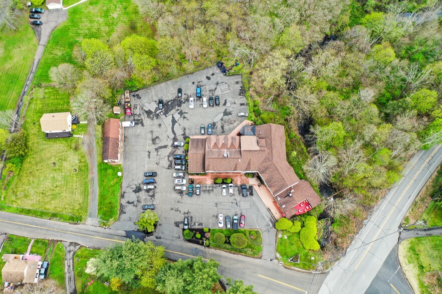 More Photos Of 6 Way Rd, Middlefield Office For Lease