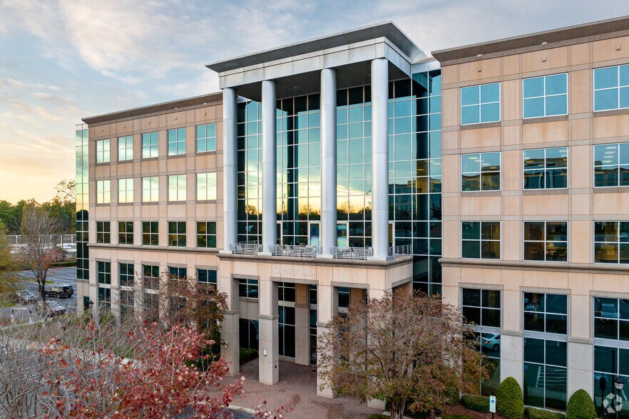 More Photos Of 13830 Ballantyne Corporate Pl, Charlotte Office For Lease