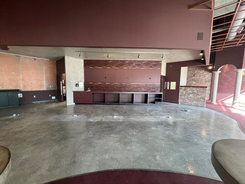 More Photos Of 818-888 S Harrison St, Fort Wayne Office For Lease