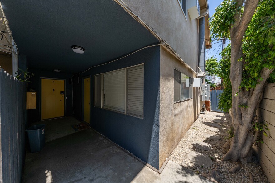 More Photos Of 3720 Midvale Ave, Los Angeles Apartments For Sale