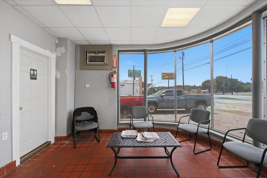 More Photos Of 2852 Wade Hampton Blvd, Taylors General Retail For Sale