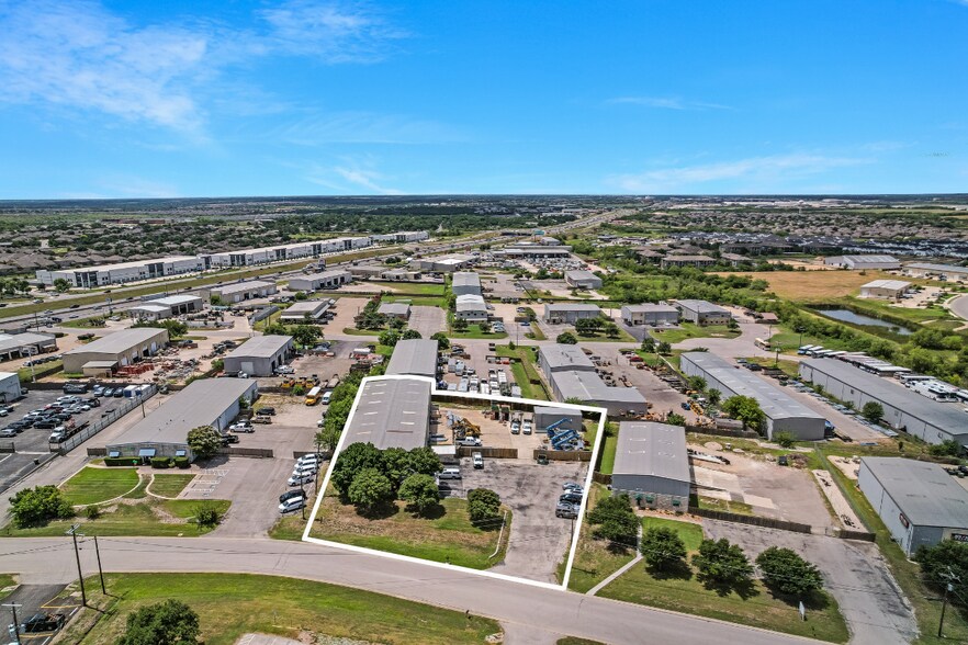 More Photos Of 271 Commercial Dr, Buda Warehouse For Sale