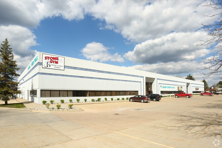 More Photos Of 7181-7207 Grand River Rd, Brighton Flex For Lease