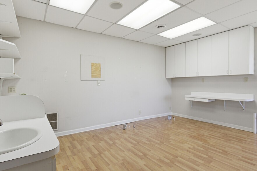 More Photos Of 1910 Virginia Ave, Connersville Healthcare For Sale