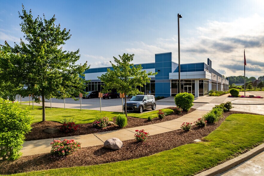 More Photos Of 6750 Miller Rd, Brecksville Flex For Lease