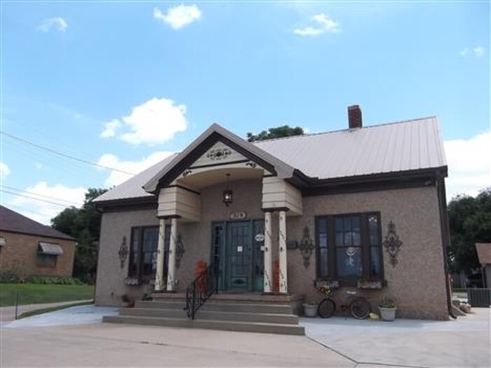 More Photos Of 319 Oklahoma Blvd, Alva Restaurant For Sale