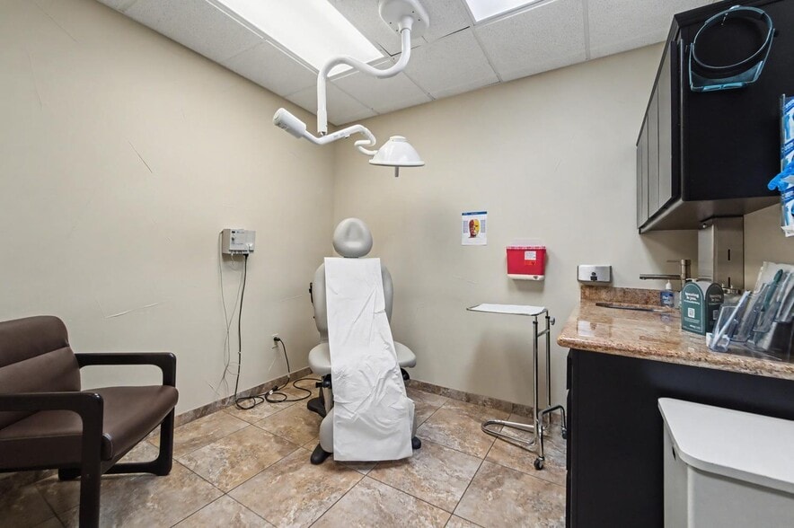 More Photos Of 1166 Live Oak Blvd, Yuba City Medical For Lease