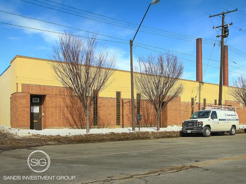 Primary Photo Of 1657 Saint Clair Ave NE, Cleveland Flex For Sale