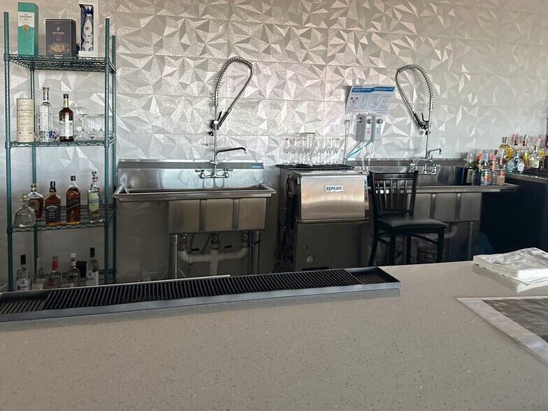 More Photos Of 2590 Freeway Blvd, Brooklyn Center Restaurant For Sale