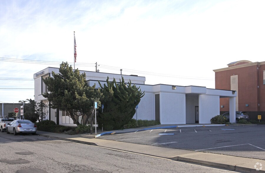 More Photos Of 400 S Airport Blvd, South San Francisco Freestanding For Sale