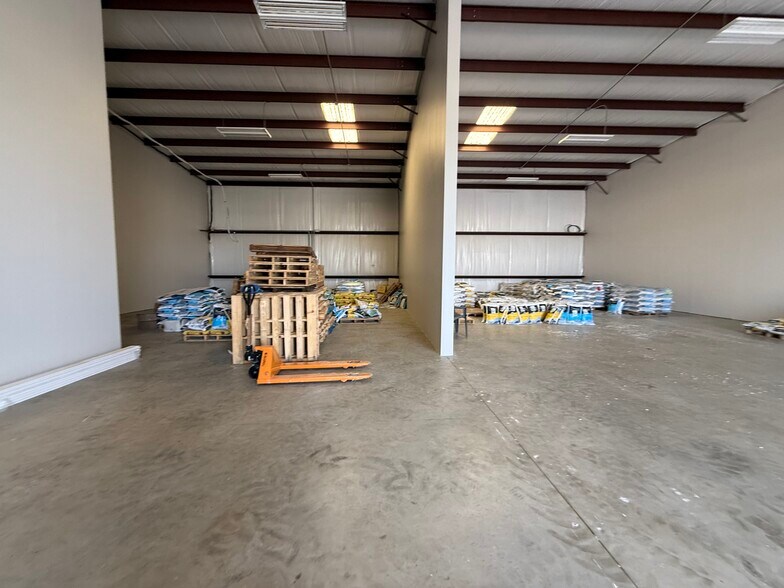 More Photos Of 21627 Rhodes Rd, Spring Warehouse For Lease
