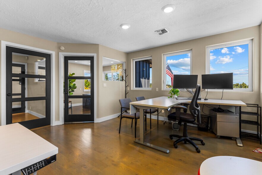 More Photos Of 630 Mary Ave SE, Salem Medical For Sale