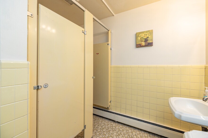 More Photos Of 401 Halifax St, Emporia Office For Sale