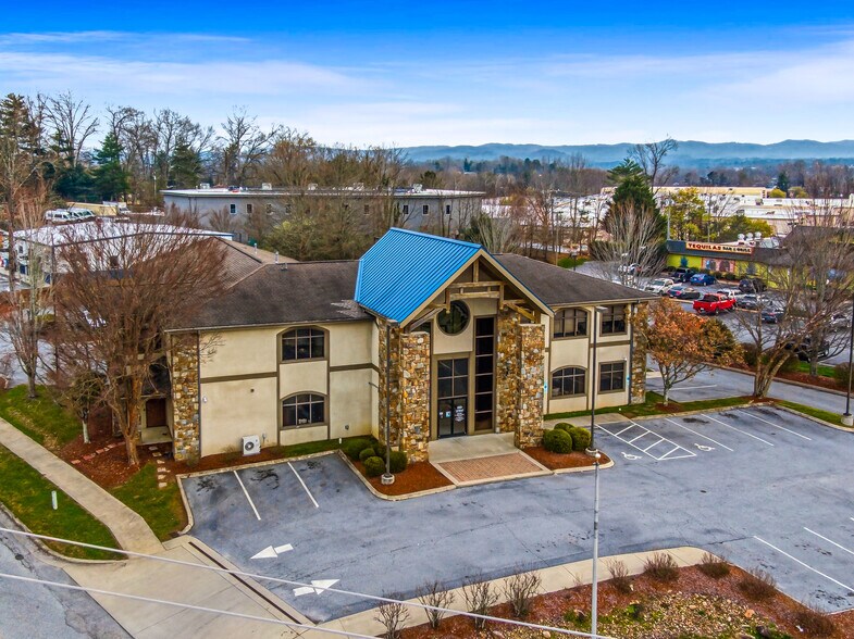 More Photos Of 101 Jack St, Hendersonville Bank For Sale