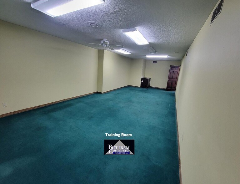 More Photos Of 3111 McClelland Blvd., Joplin Office For Sale